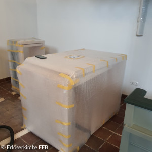 Altar eingepackt