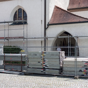 das Außengerüst wird aufgebaut