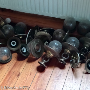 die abgebauten Seitenleuchten