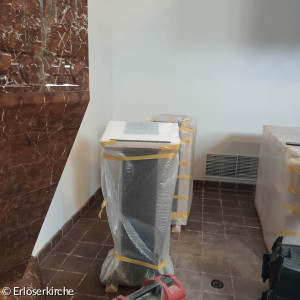 Lesepult eingepackt